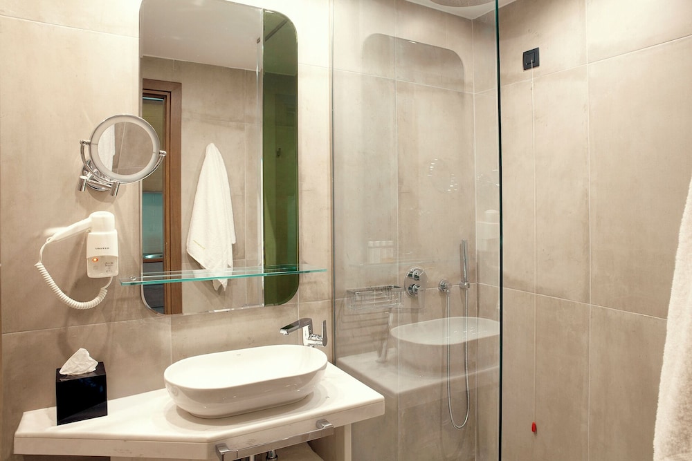 Zeus Essence Wyndham Athens Residence 75/76
