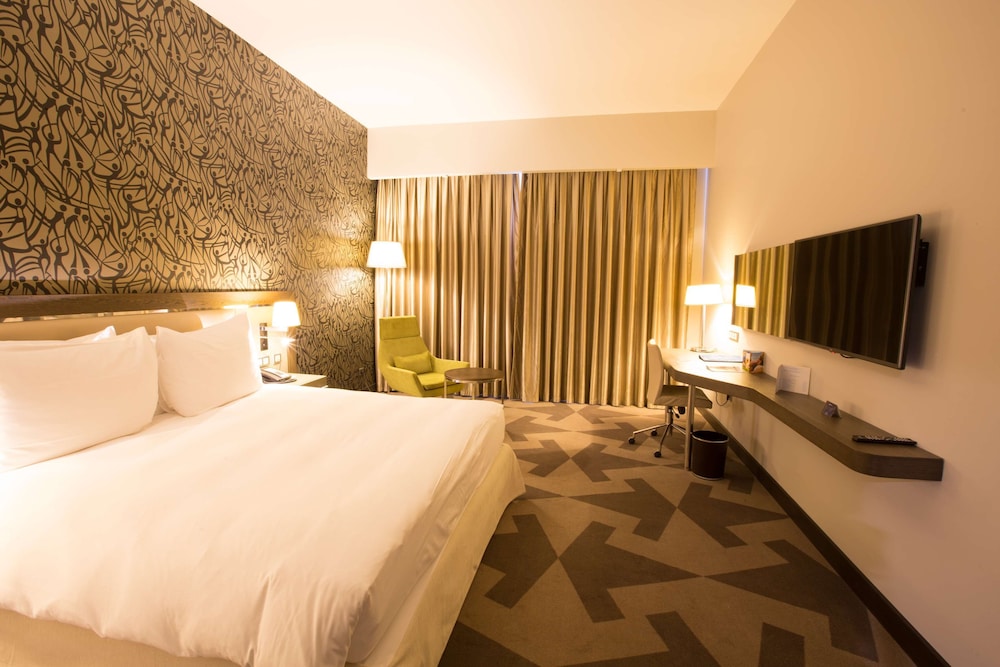 RADISSON BLU HOTEL, ABIDJAN AIRPORT 17/74