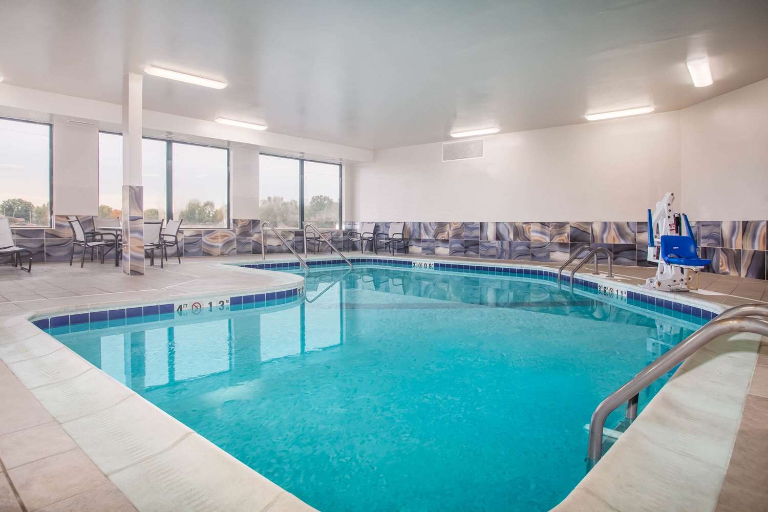 La Quinta Inn & Suites by Wyndham Pontoon Beach 24/37