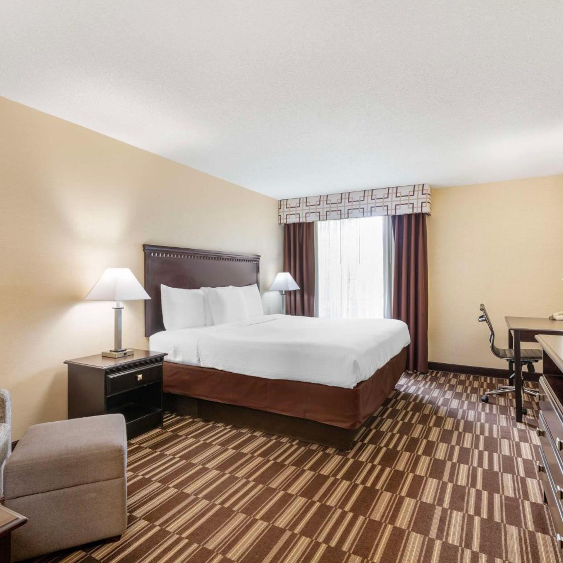 Room, King Bed, Bathtub, Accessible