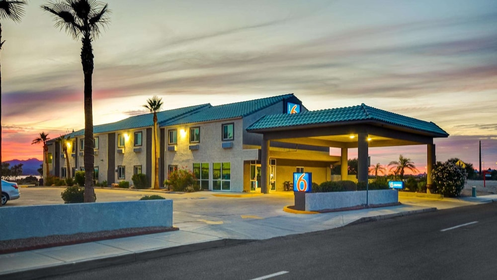 Motel 6 Lake Havasu City Lakeside 2/34