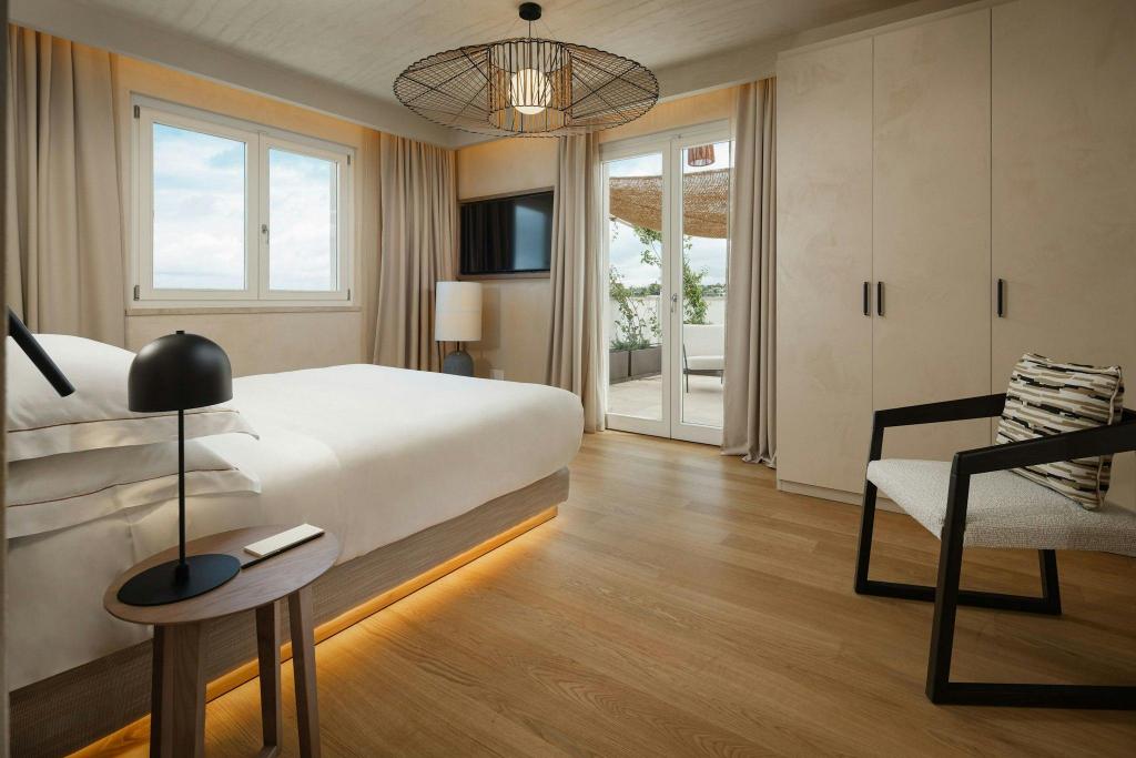 Premium, Suite, King Bed, Sofa, Private Poolterrace