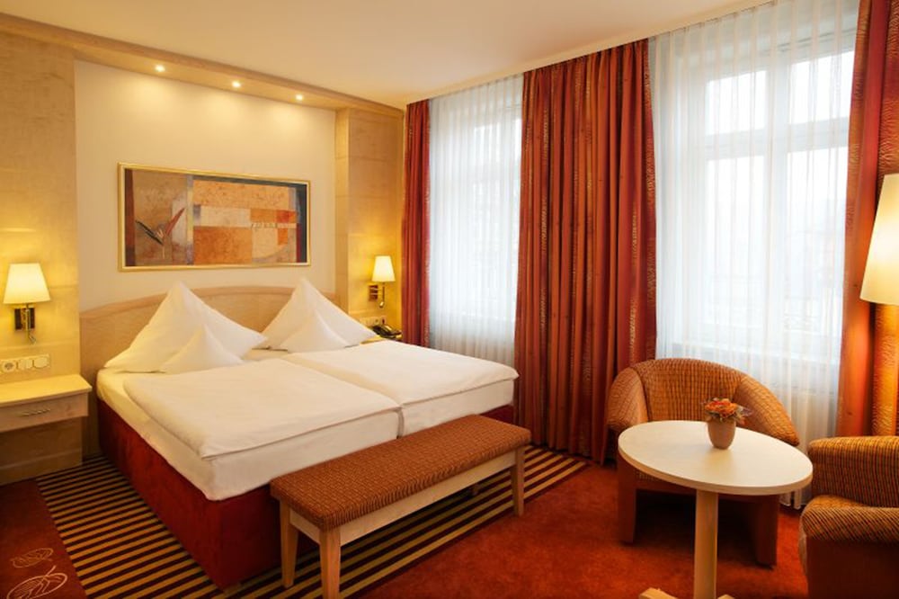 Ringhotel Weisser Hirsch 13/50