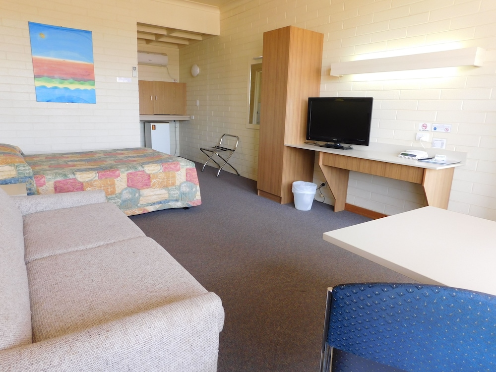 Opal Inn Hotel Motel 31/68
