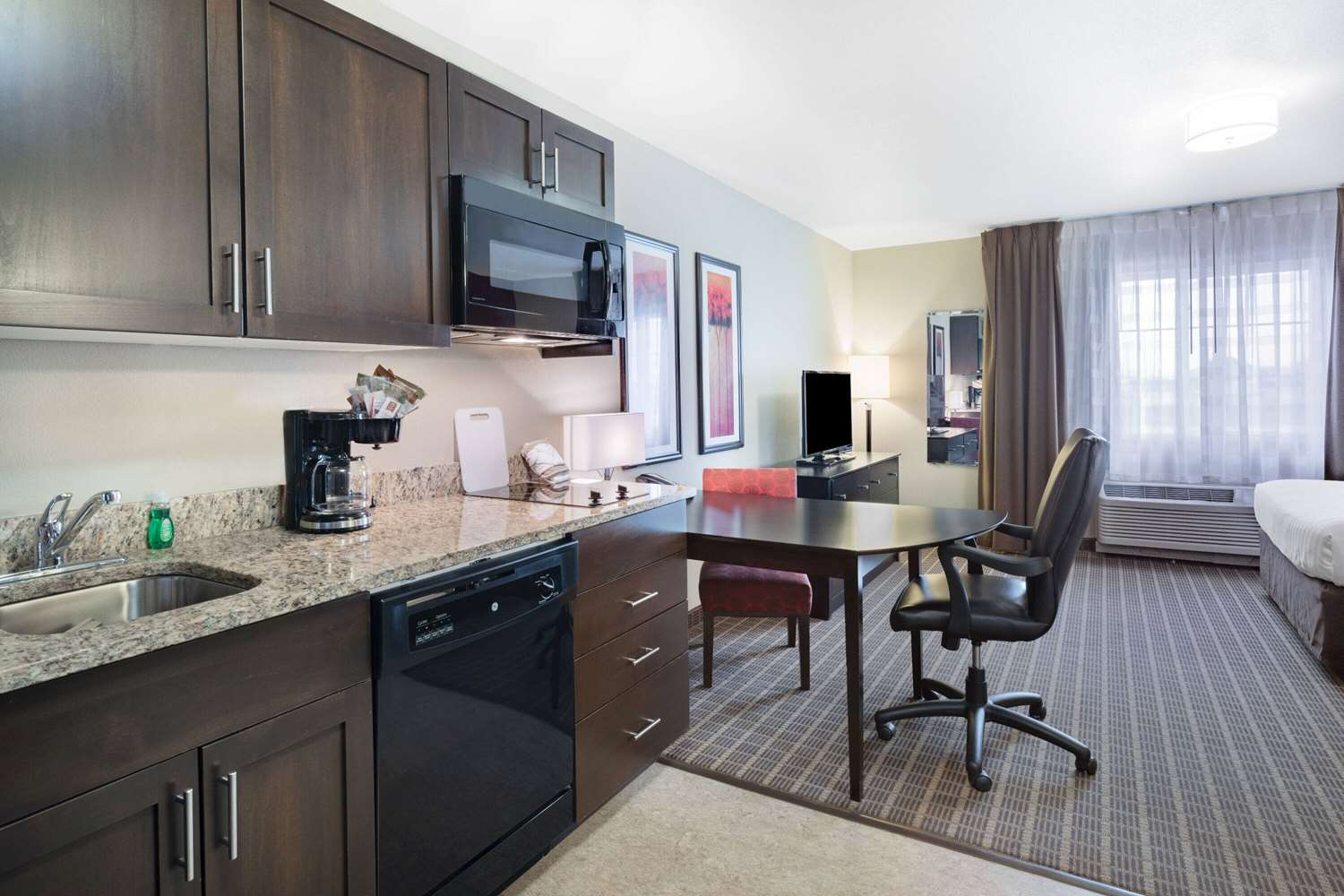Hawthorn Suites By Wyndham Dickinson 48/58