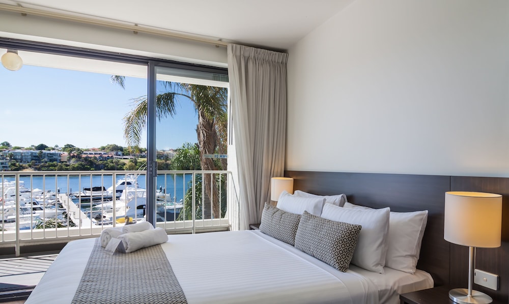 Pier 21 Apartment Hotel 50/60