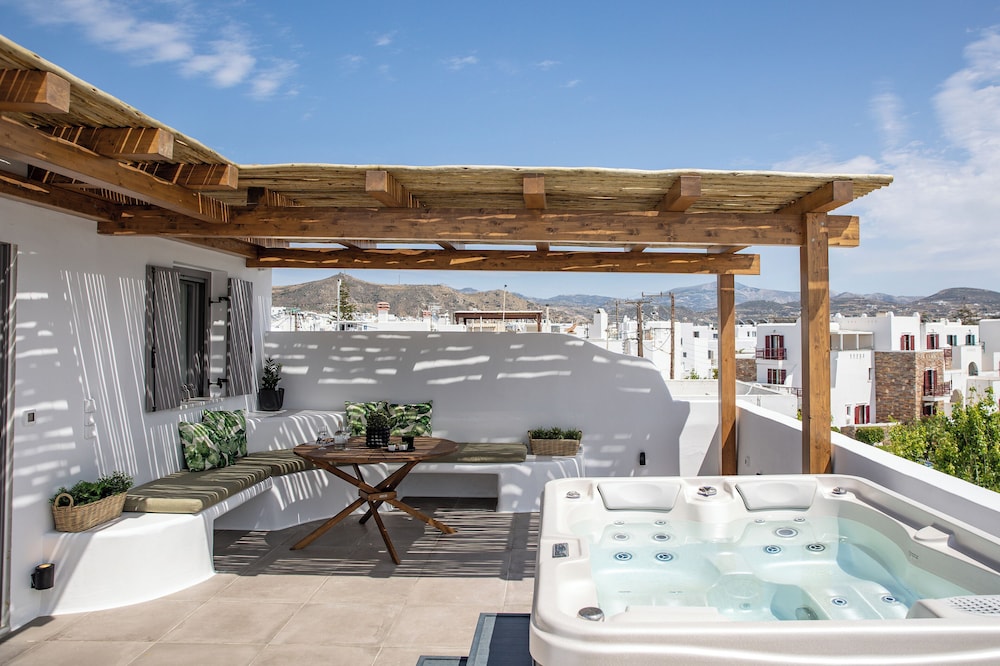 Korali Boutique Hotel 24/50