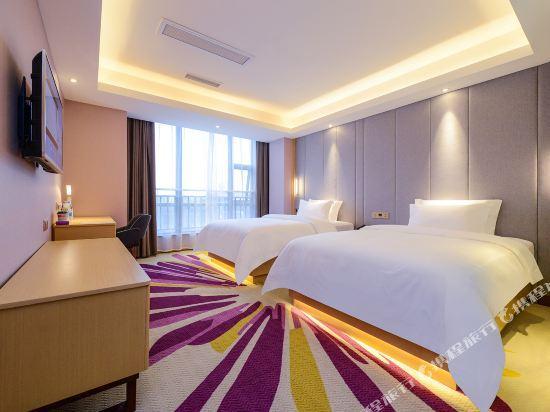 Lavande Hotel (Chongzhou Wanda Plaza) 27/51