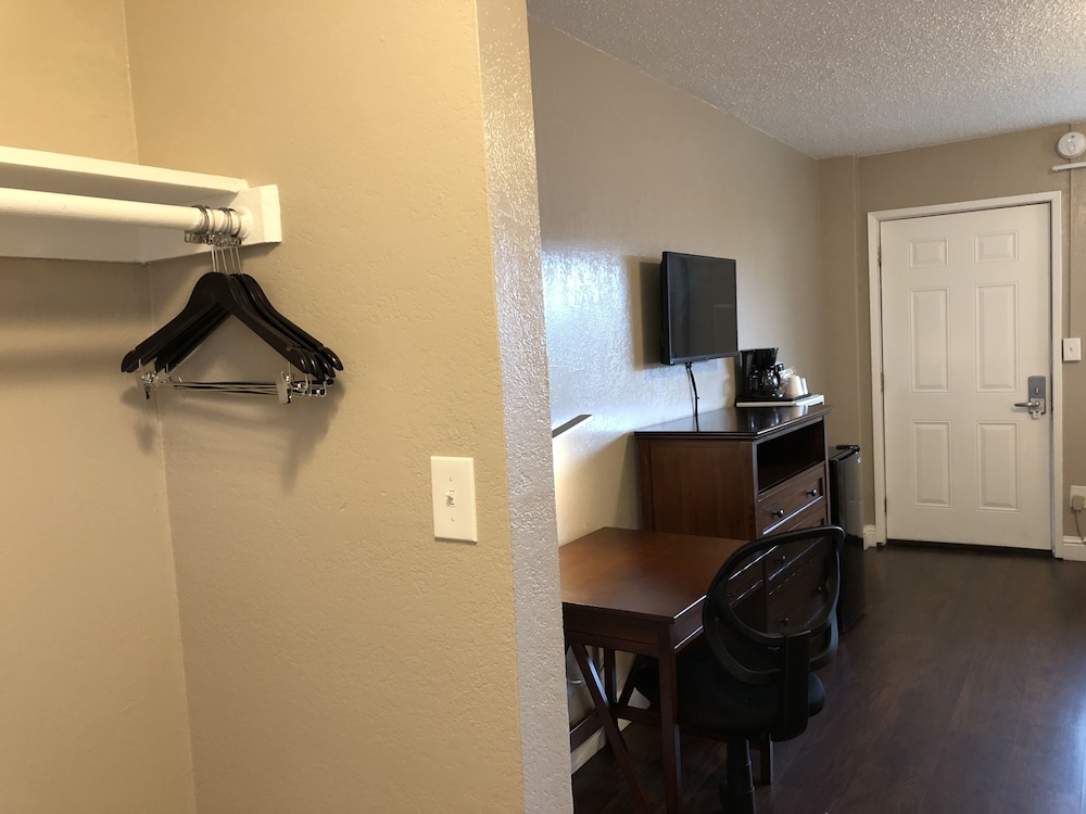 Budget Inn Lompoc 47/60