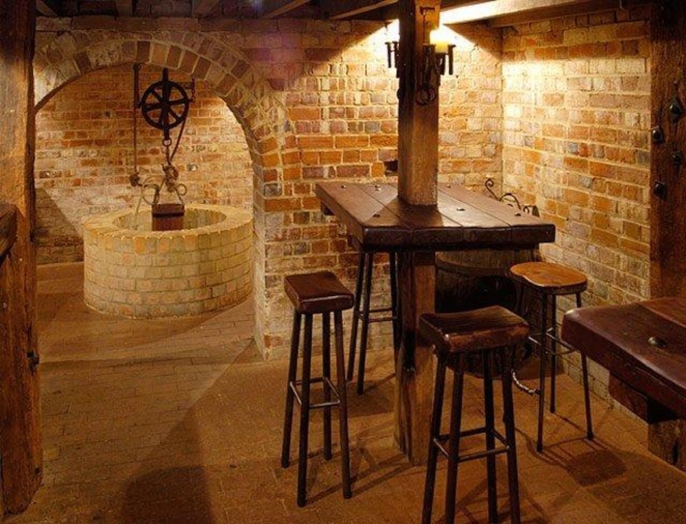 Rose & Crown Hotel 28/49