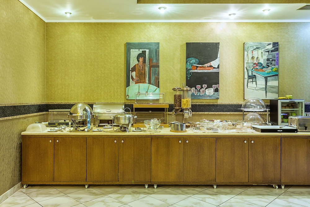 Egnatia Palace 10/75