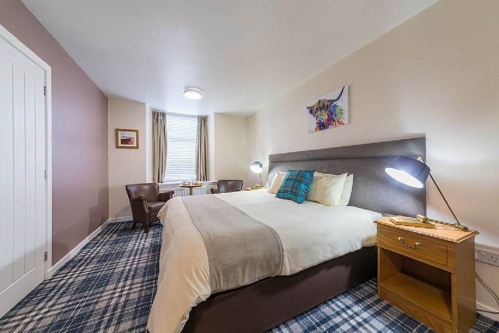 CASTLETOWN HOTEL 10/40