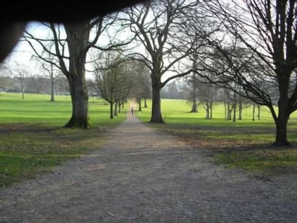 Weston Lawn Bed and Breakfast 24/30