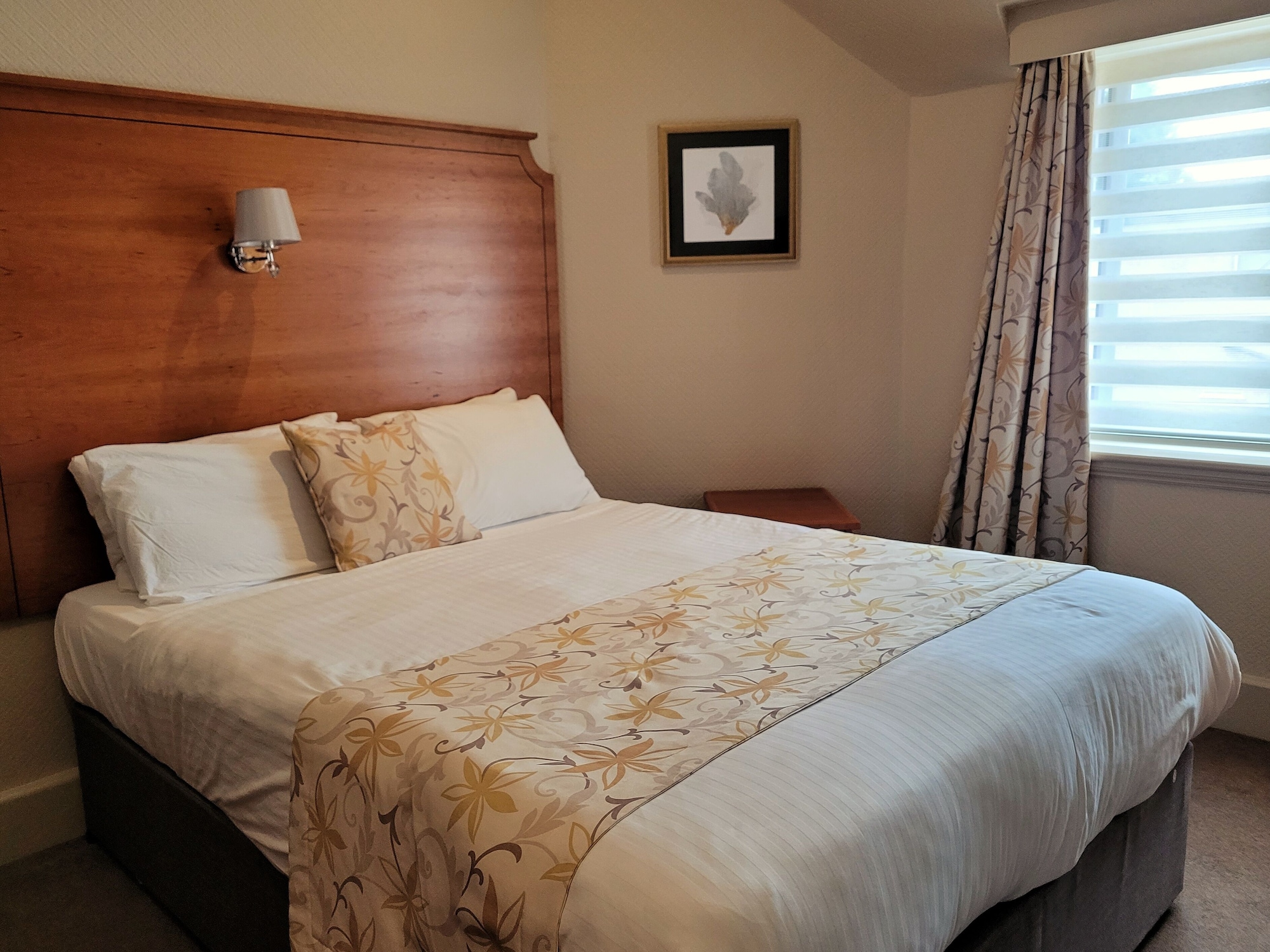 STANDARD, DOUBLE BED, SMALL