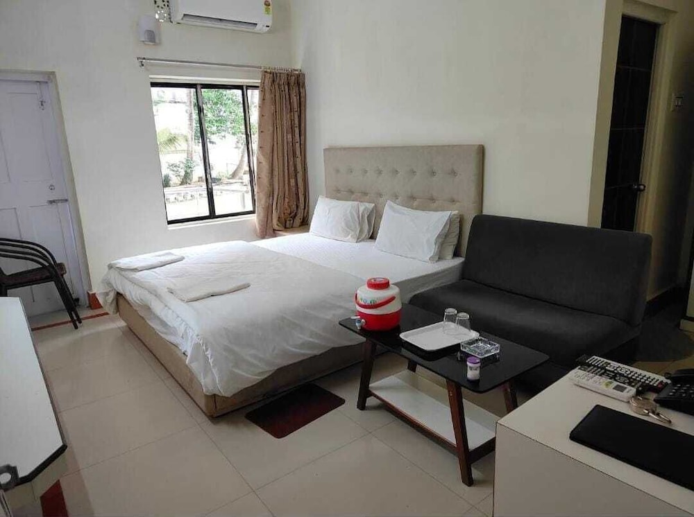 Hotel Dolphin 20/34