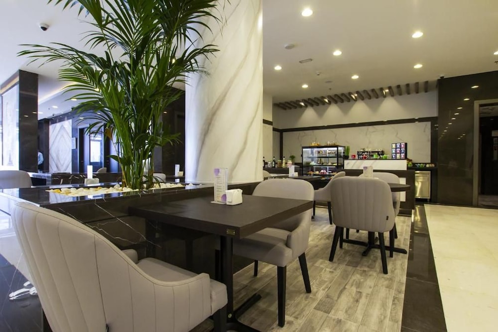 TIME Onyx Hotel Apartments 35/47
