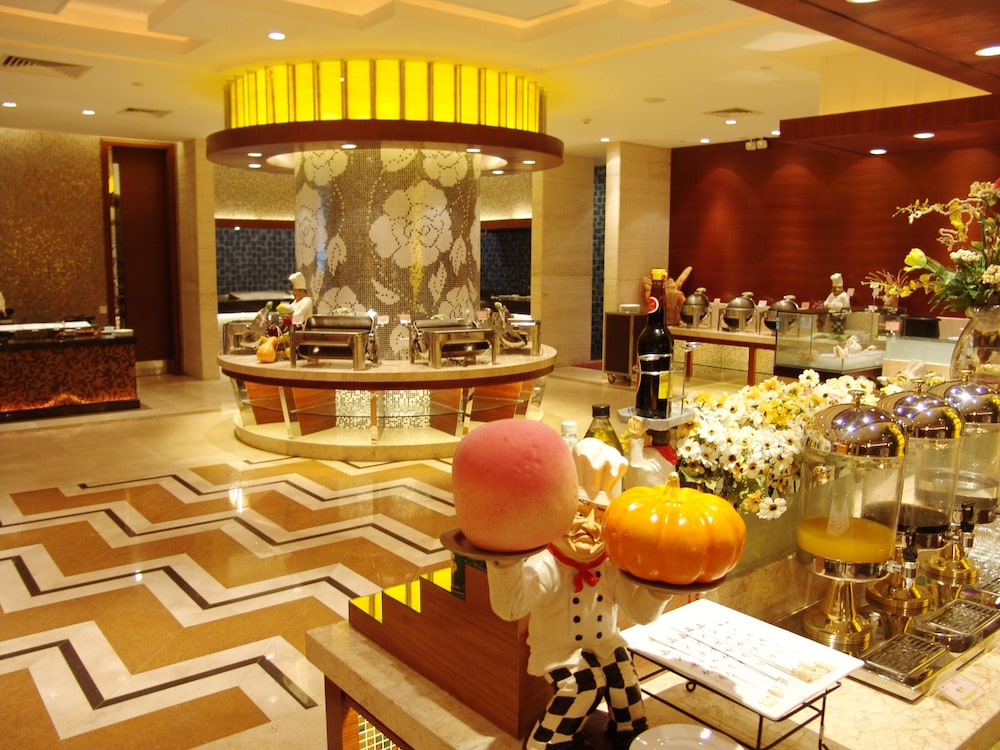 GUANGZHOU NEW CENTURY HOTEL 10/65