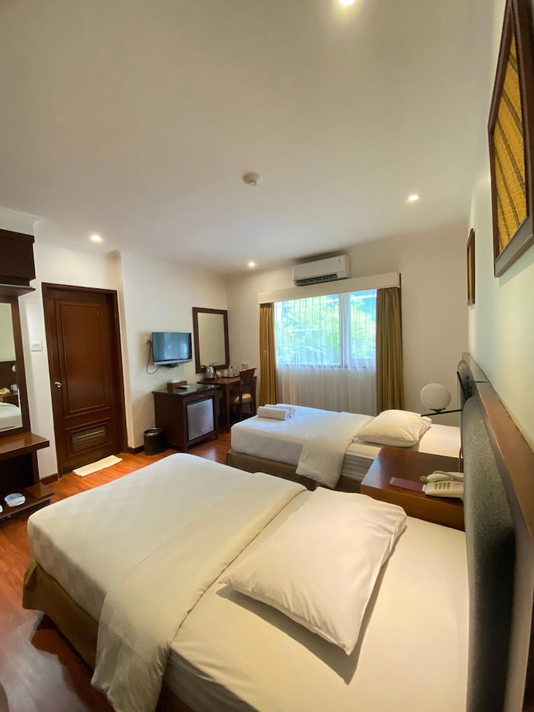 CLASSIC, EXECUTIVE, TWIN BEDS
