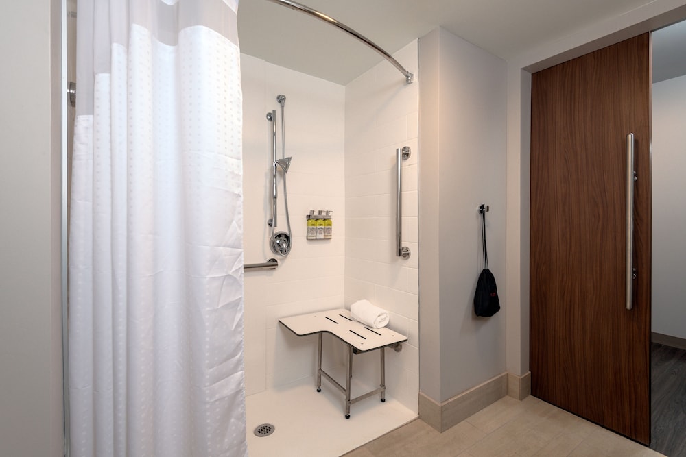 Holiday Inn Express Suites Tulsa Downtown Arts District 11/40