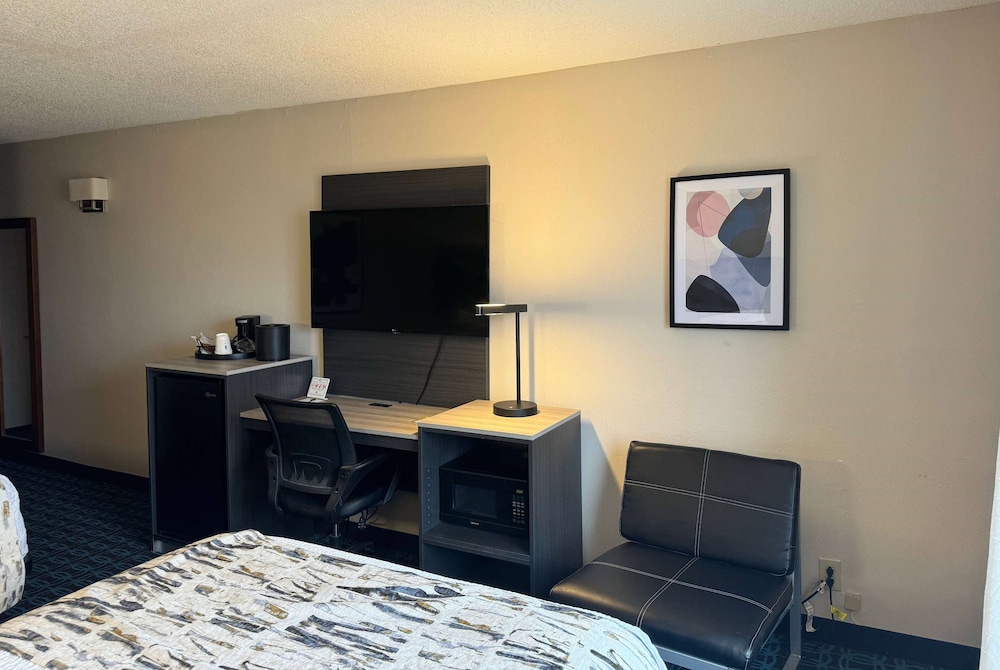 Wingate by Wyndham Dayton North 35/50