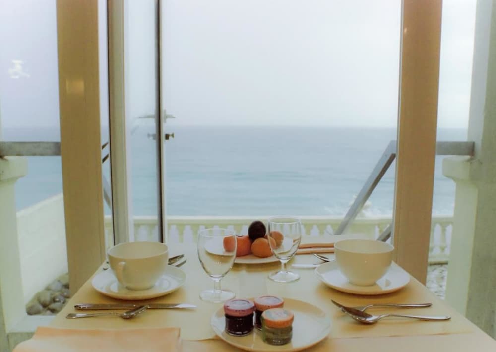 ALBA HOTEL 25/25