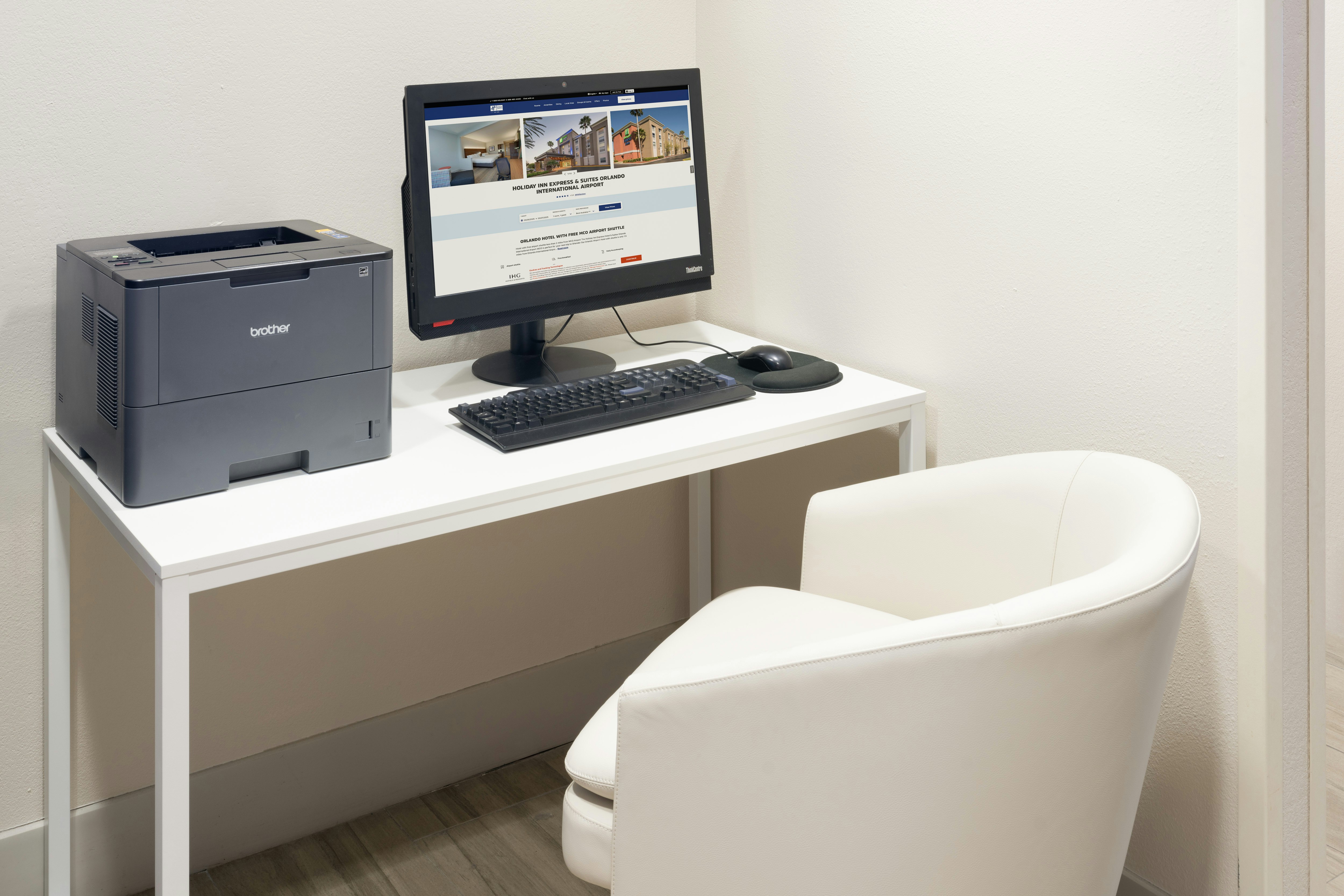 Holiday Inn Express And Suites Orlando International Airport 47/62