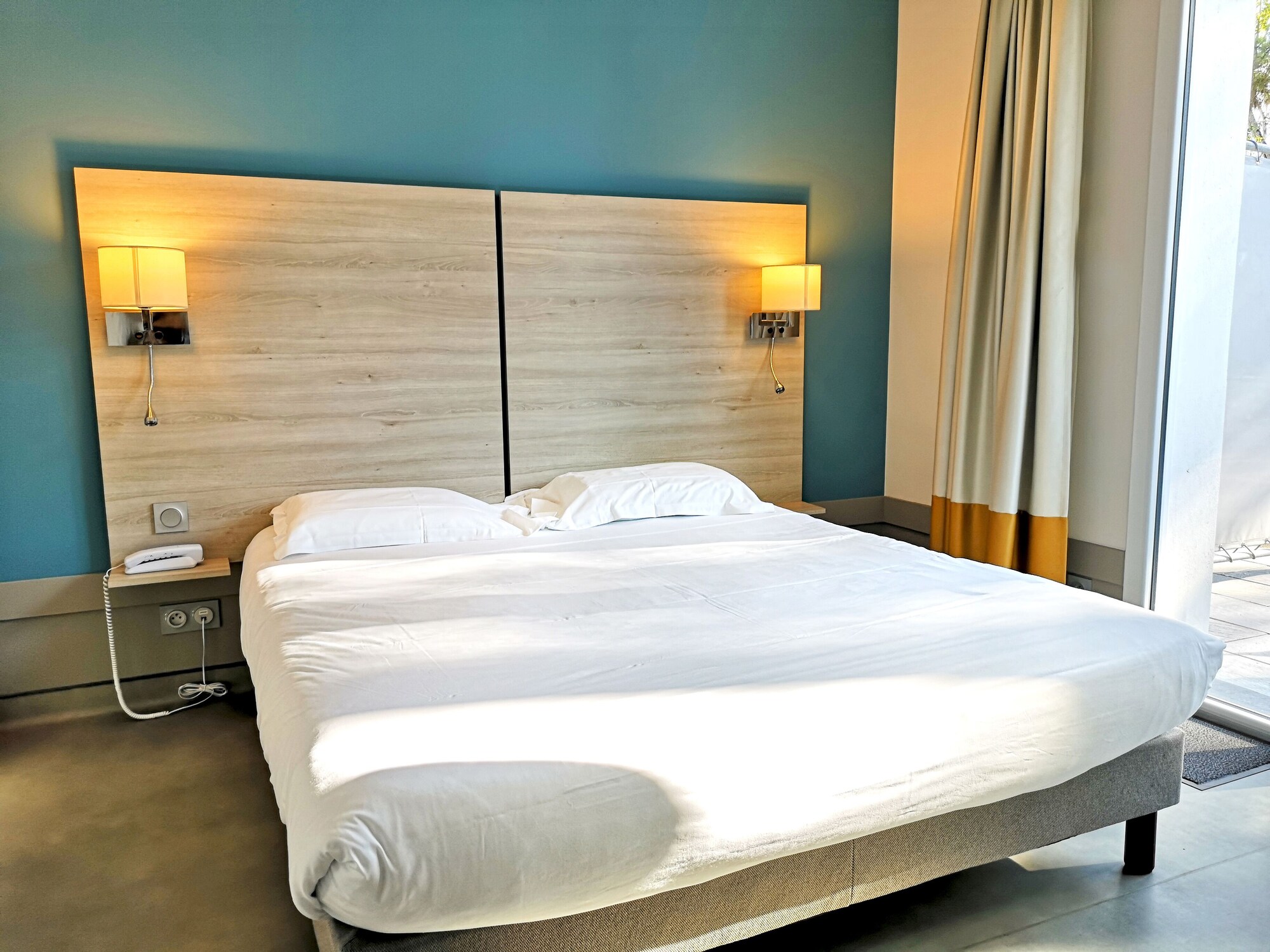 غرفة بسرير كوين بشرفة، Hotel Vent d'Eden Park 2/4