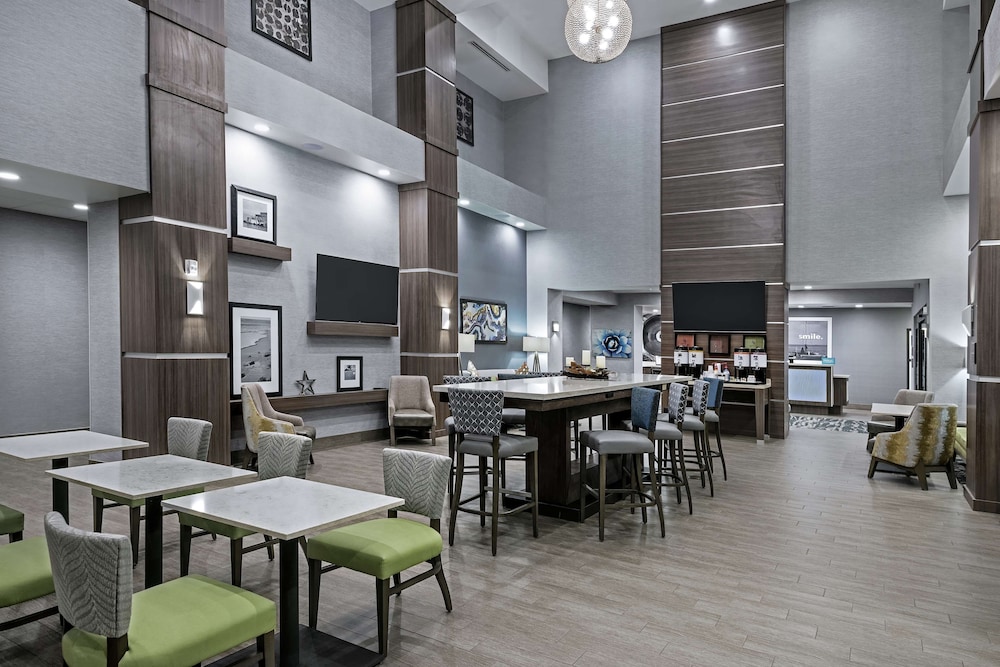 Hampton Inn Suites Portland Corpus Christi 32/45