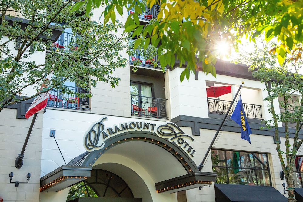 The Paramount Hotel 3/64