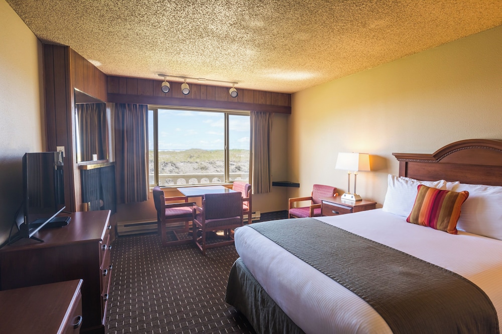 Room, 2 Queen Beds, Partial View