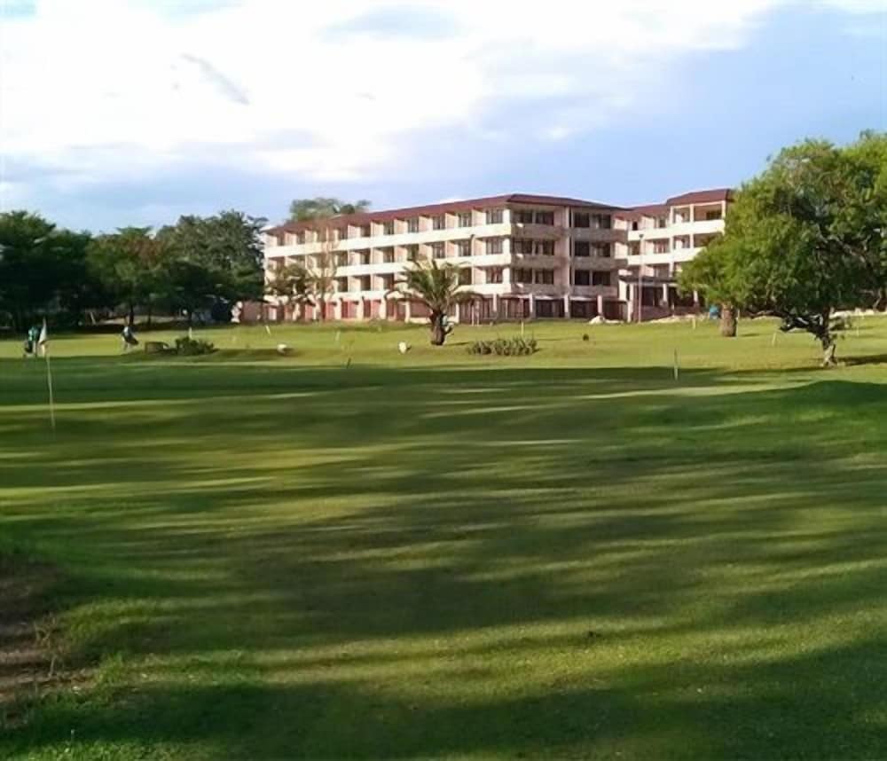 Roca Golf Hotel 33/36