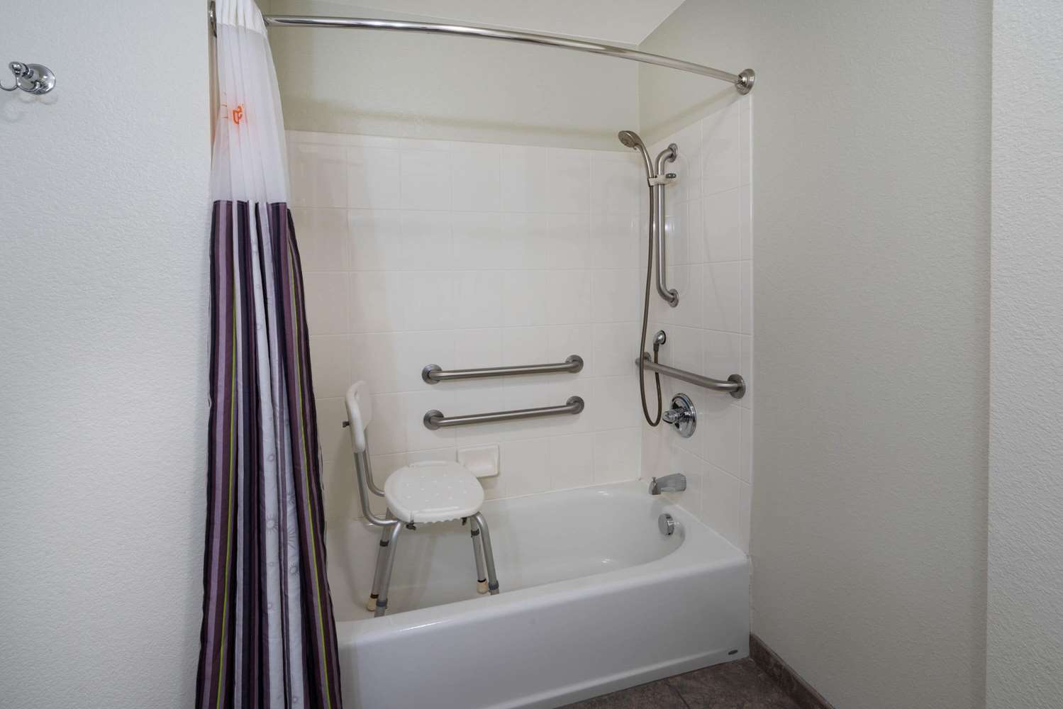 La Quinta Inn & Suites by Wyndham Loveland 44/45