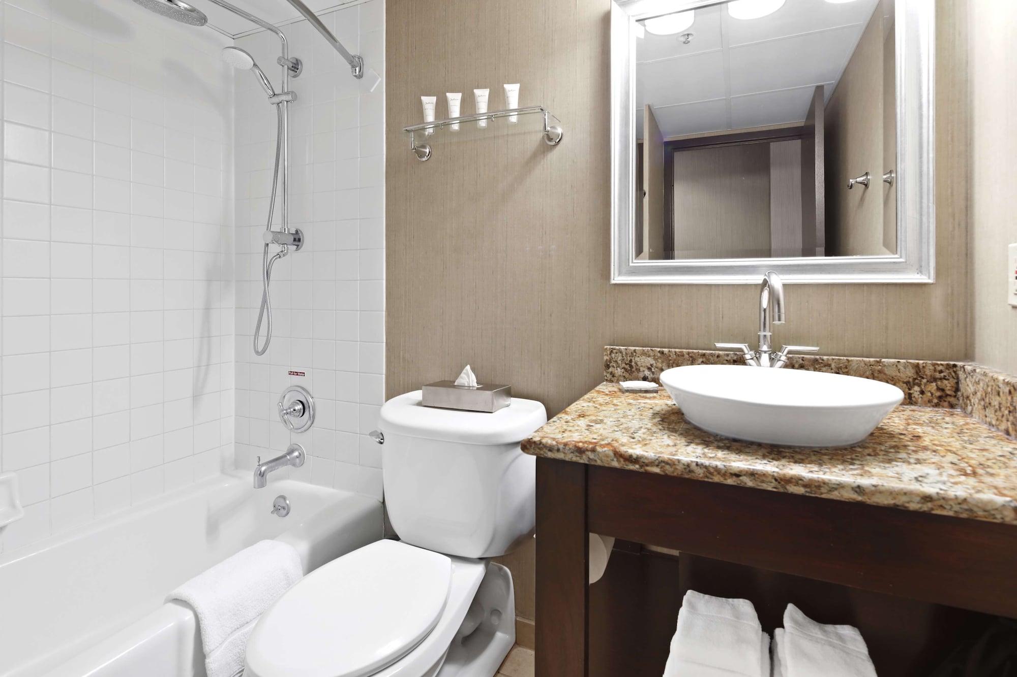 غرفة بسرير كينج، Radisson Hotel La Crosse 10/10