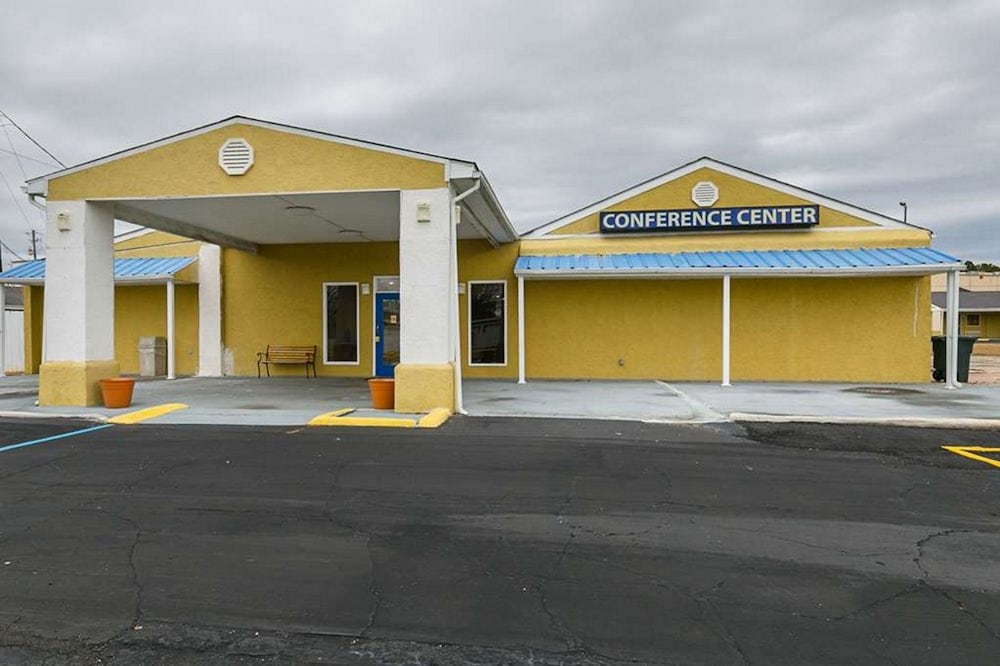 Rodeway Inn & Suites Enterprise 1/9