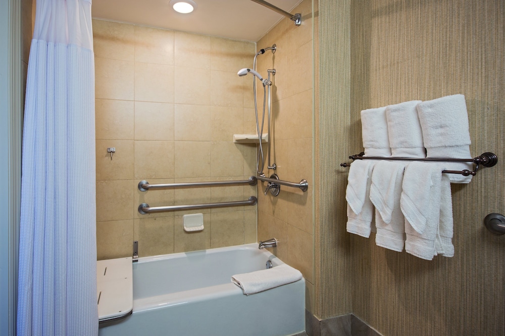 Crowne Plaza Newark Airport 15/50