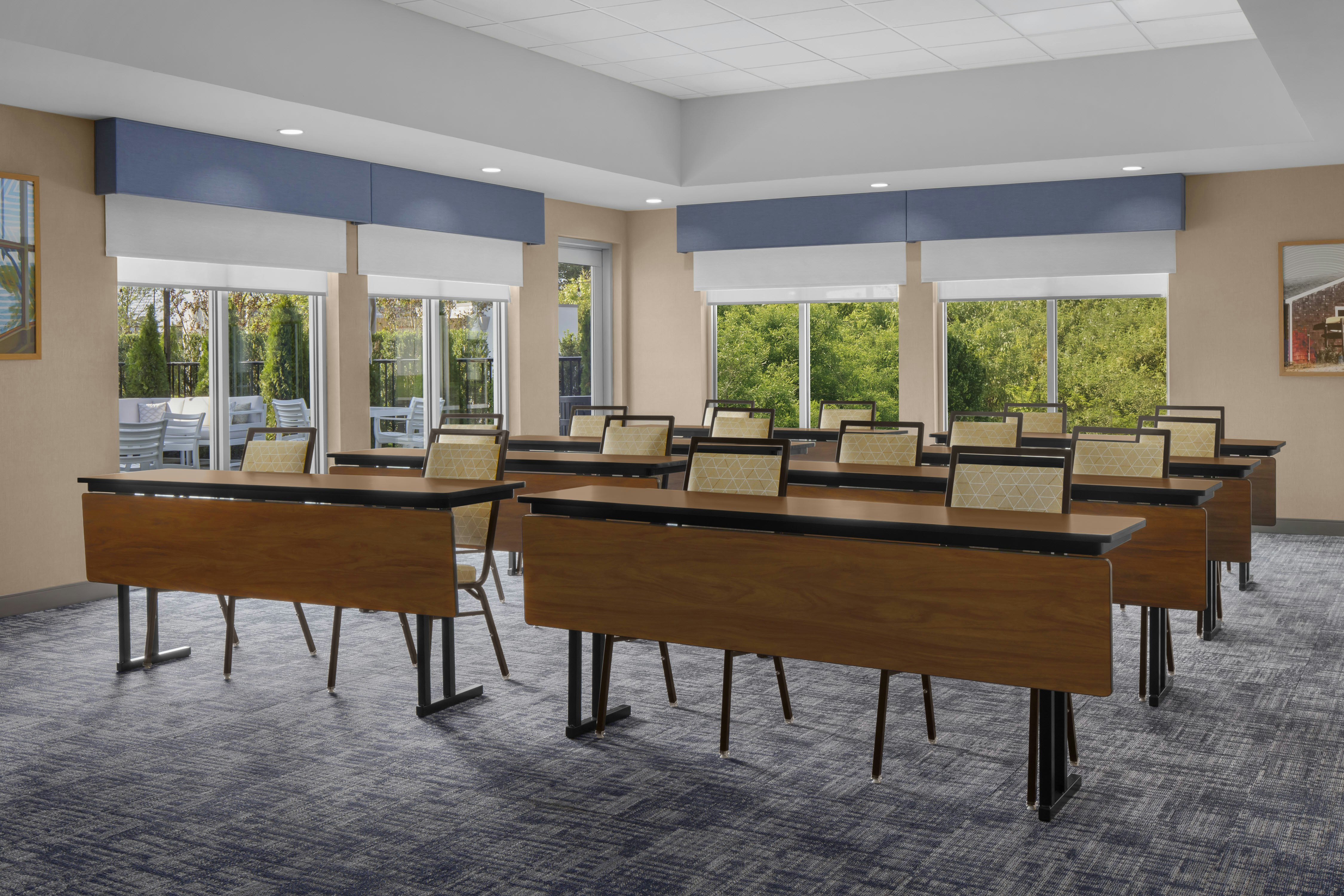 Hampton Inn & Suites by Hilton Long Island Farmingdale 7/29