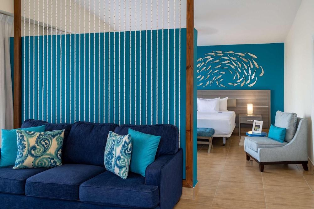 Blue Beach Punta Cana Luxury Resorts 28/47