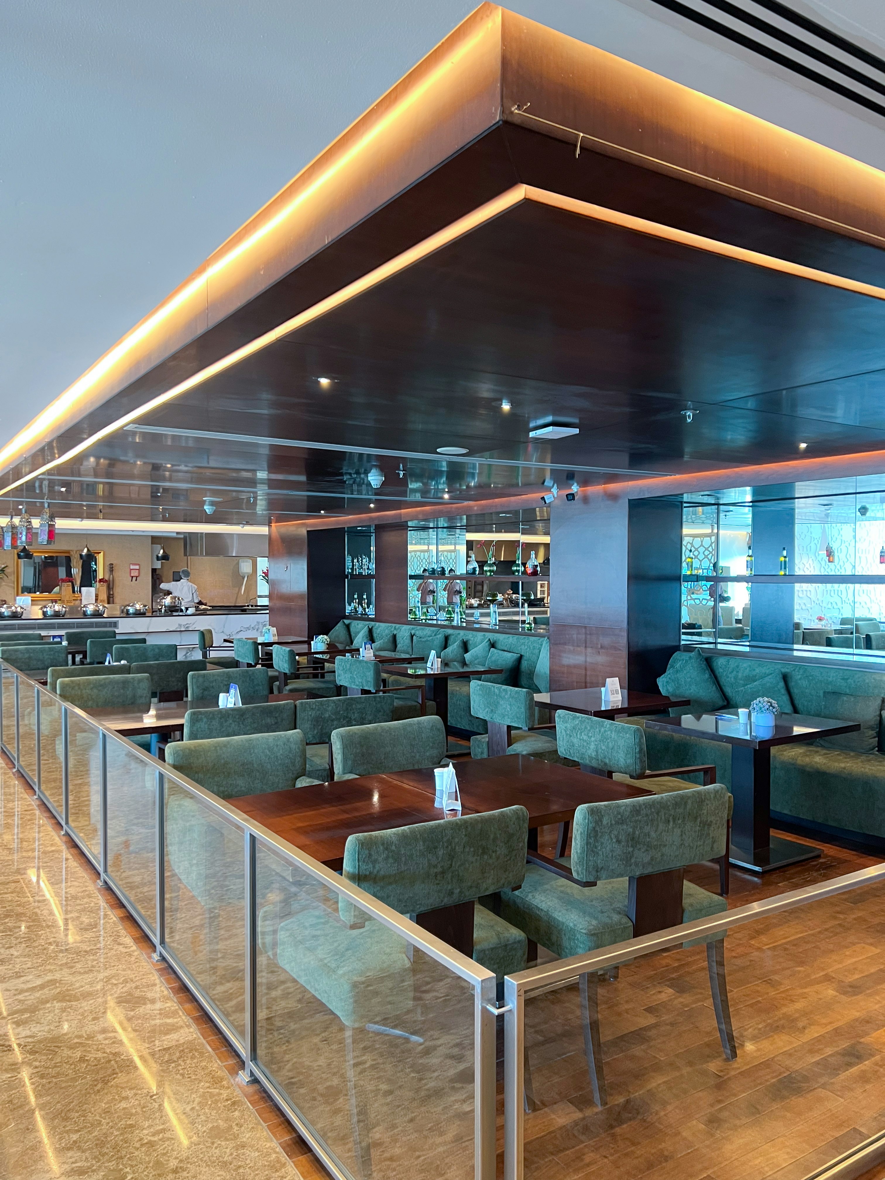 Copthorne Hotel Sharjah 49/85