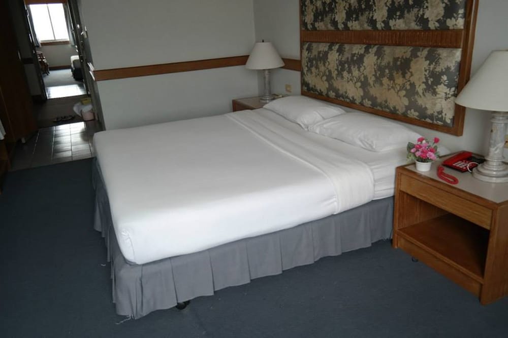 Phuphaya Hotel 6/18