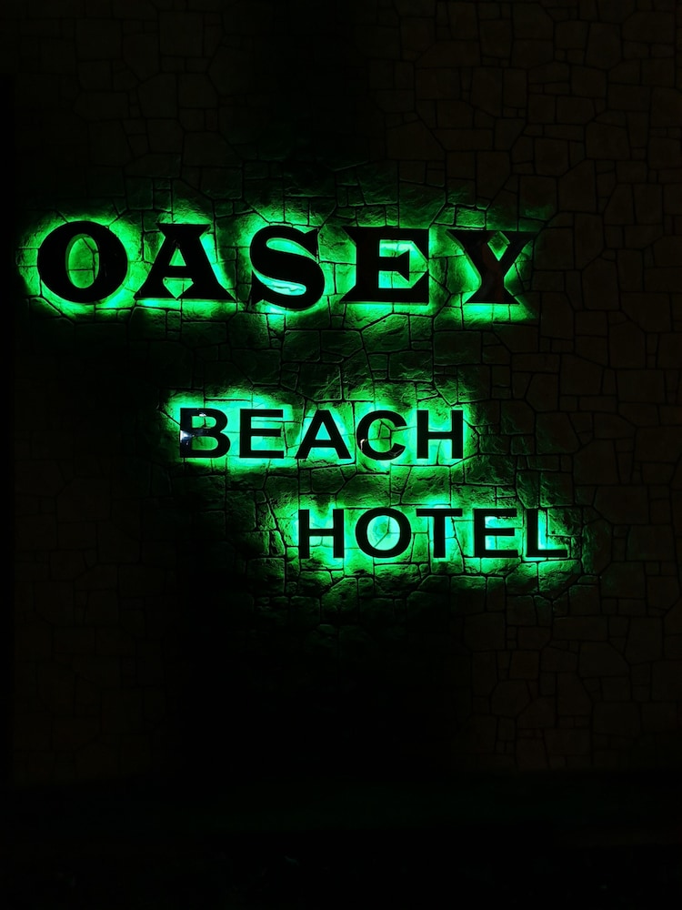 Oasey Beach Hotel 31/69