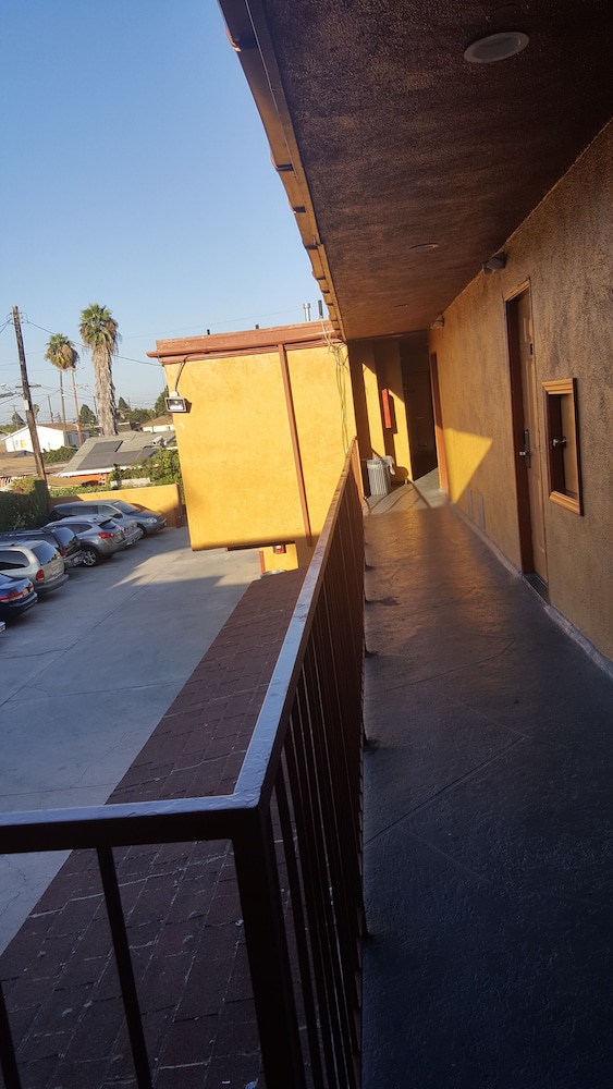 Central Inn Motel On 41 Street 16/38