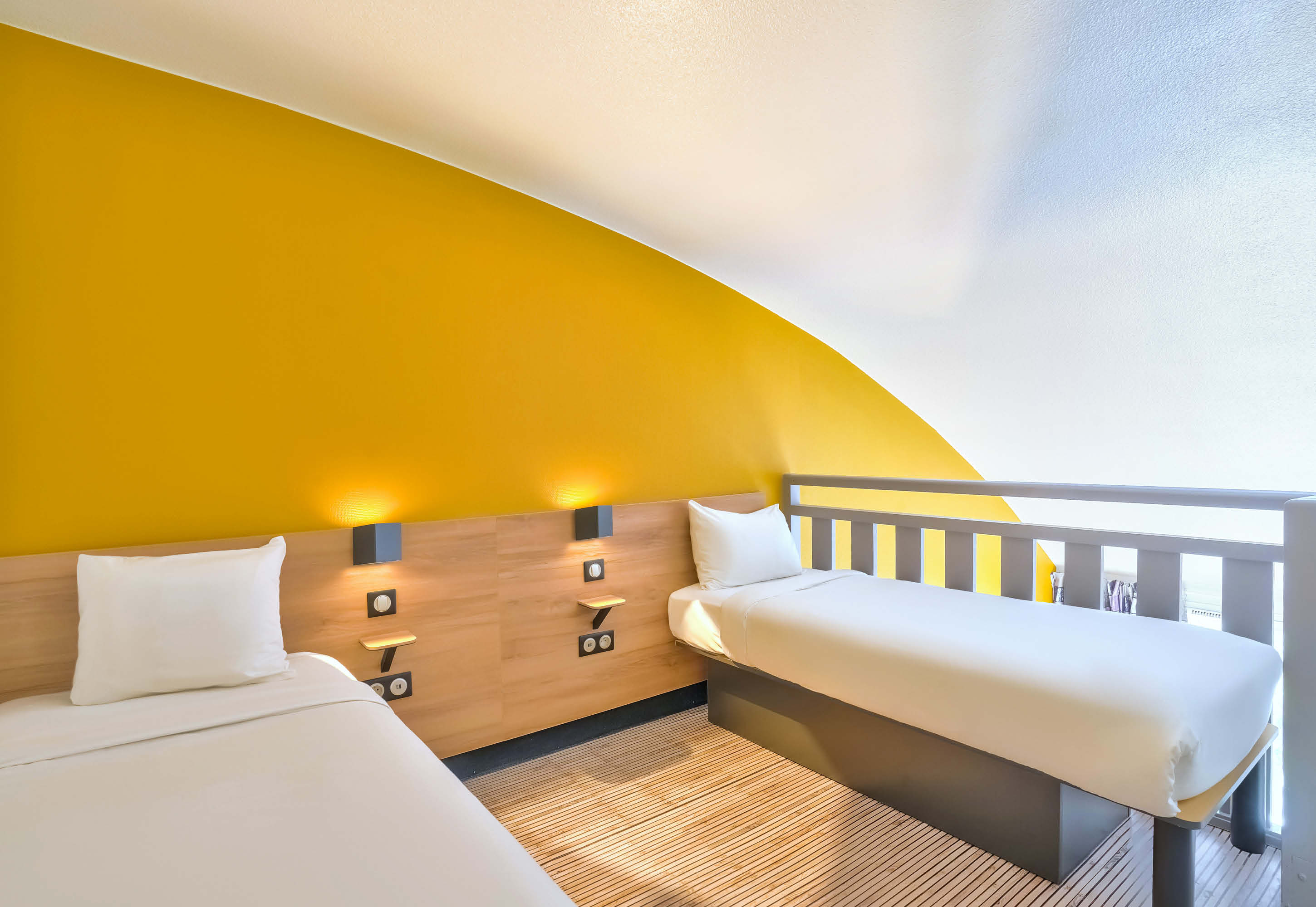 غرفة قياسية رباعية، B&B HOTEL Paris Malakoff Parc des Expositions 2/2