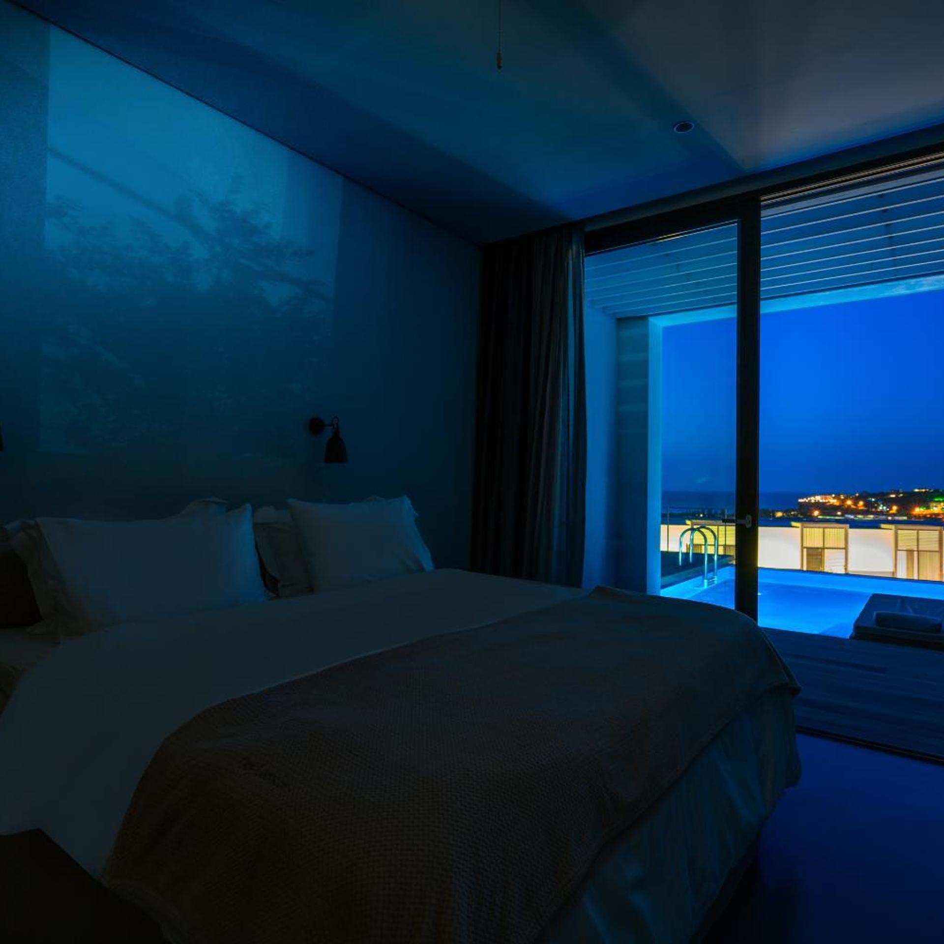 Swim Up, Suite, Sun Deck