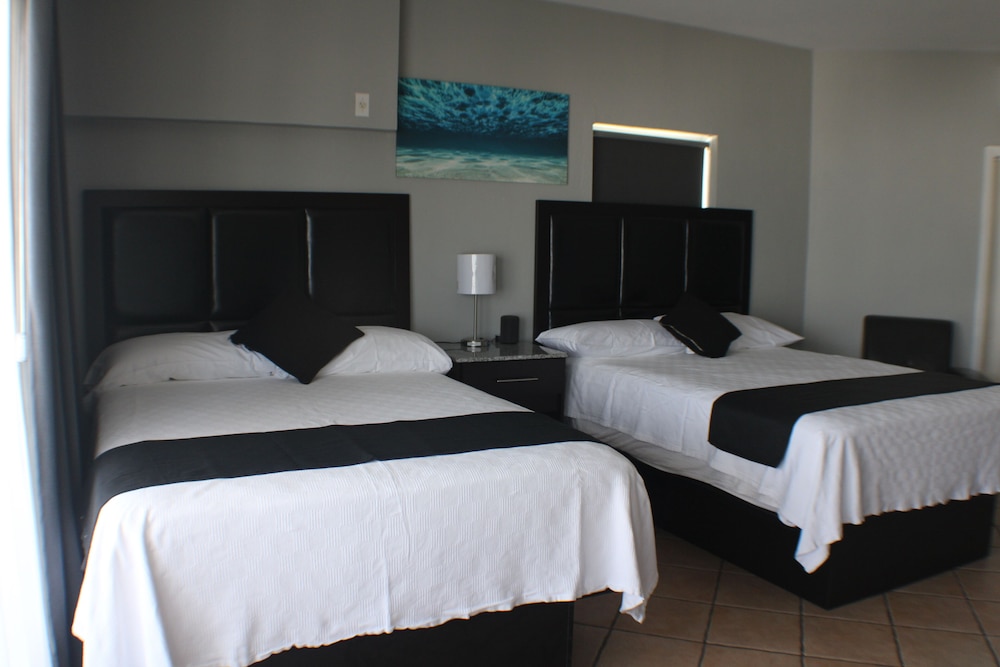 Grace Bay Suites 17/50