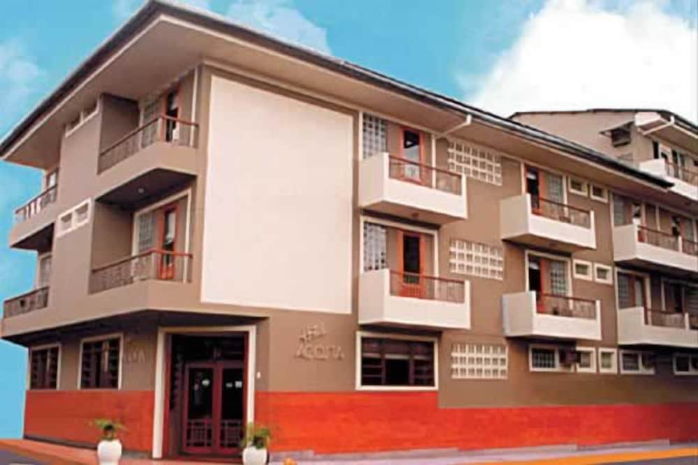Acosta Hotel 6/55