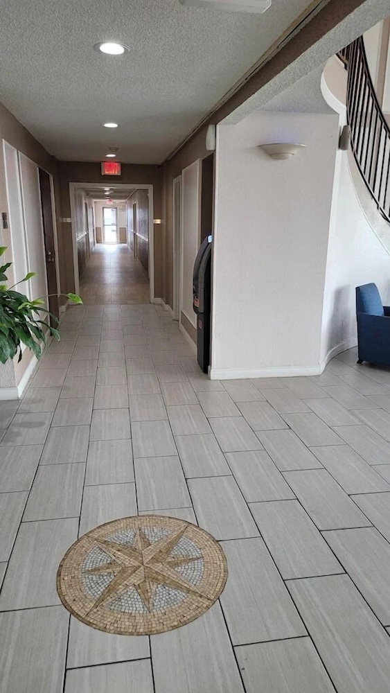 Regency Inn & Suites Houston East I 10 47/52