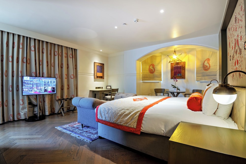 MOUNTFORD, SUITE