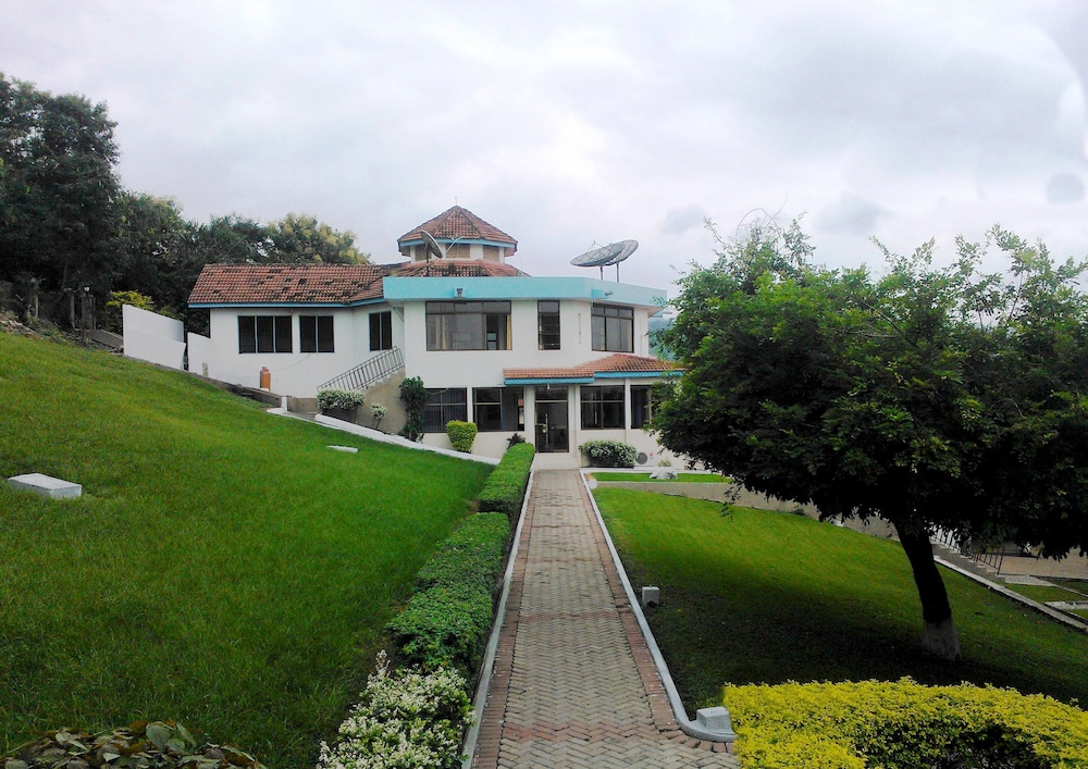 Paradise Resort Lake Bosomtwe 19/22