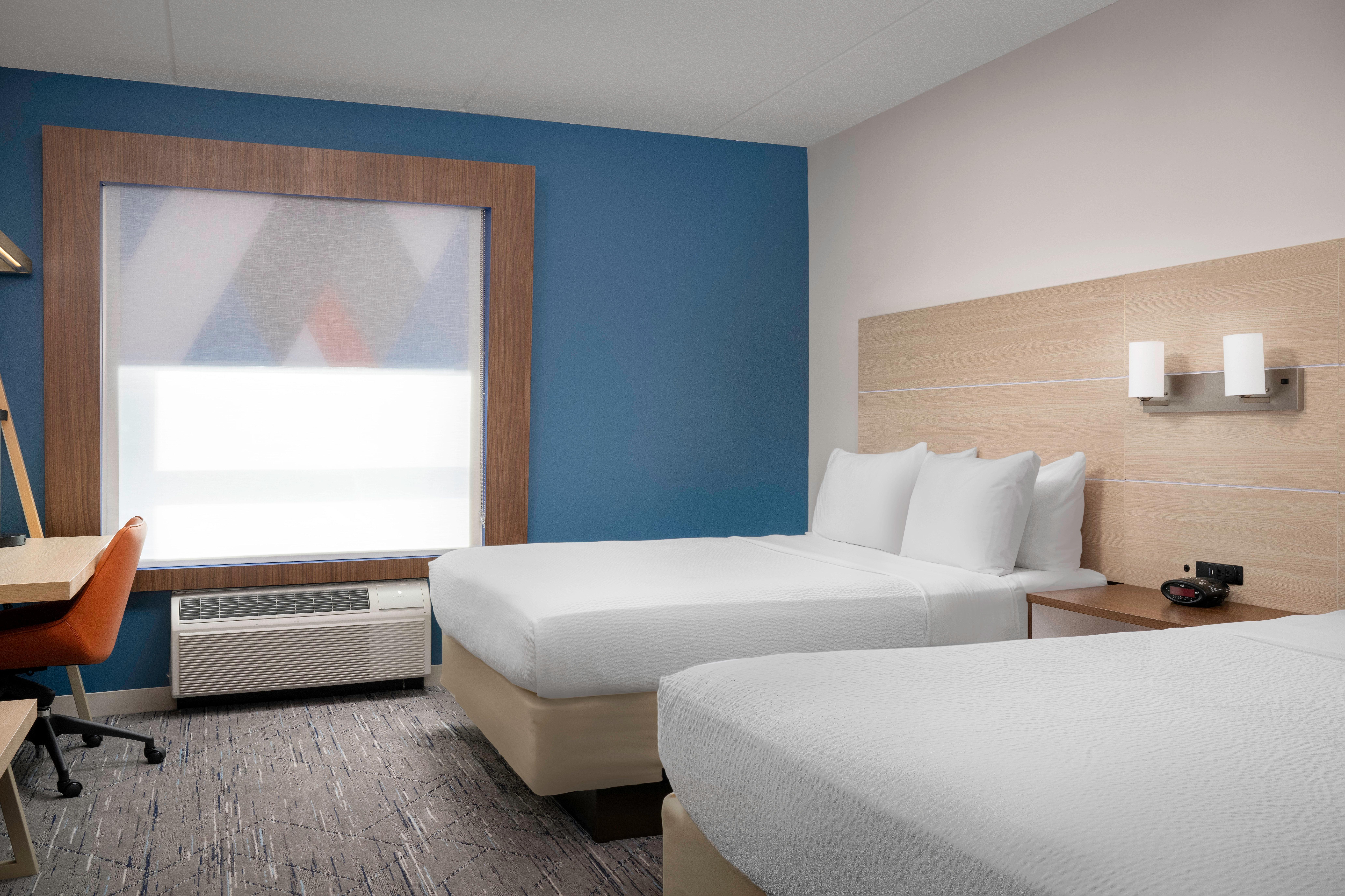 Room, 2 Queen Beds, City View