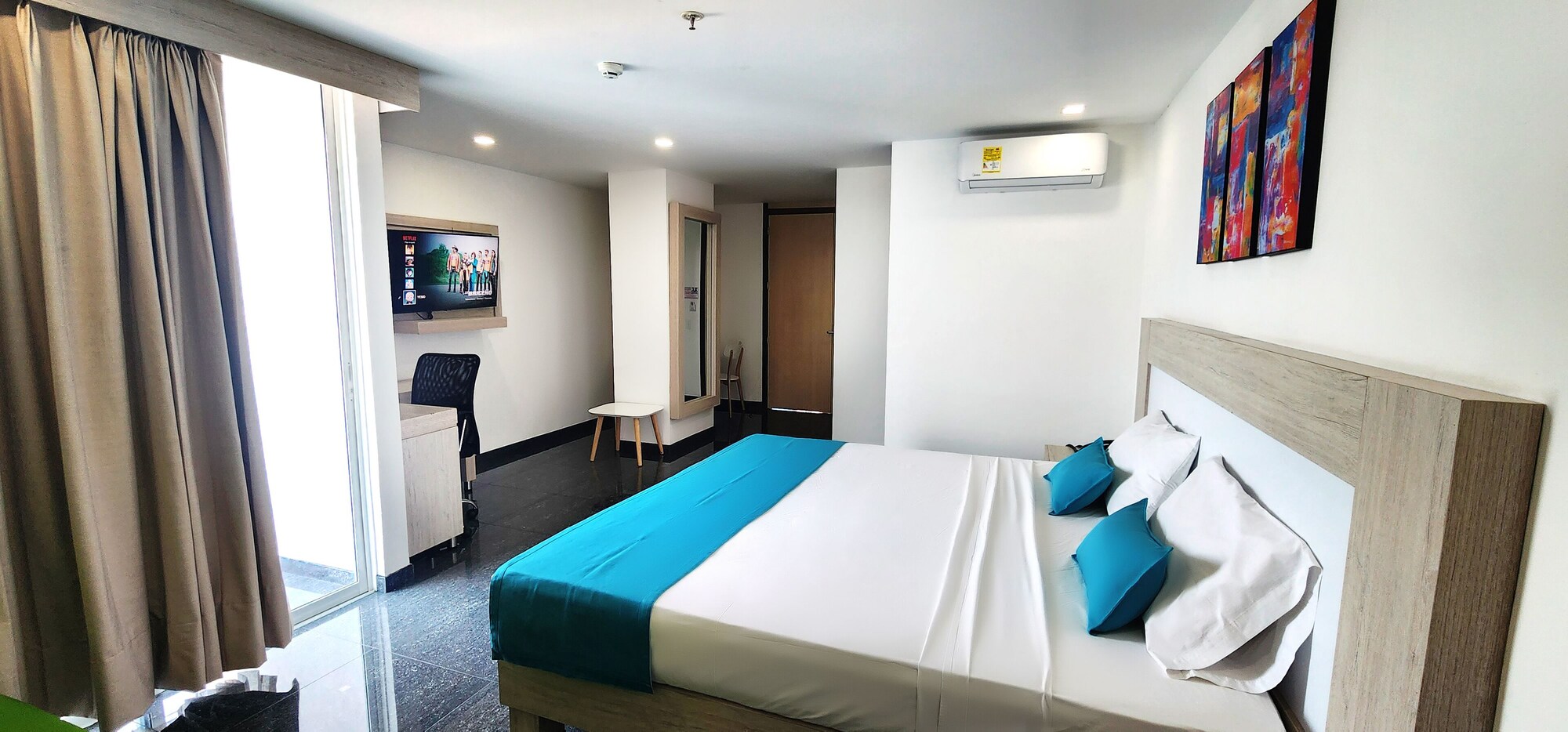 SUPERIOR, KING BED
